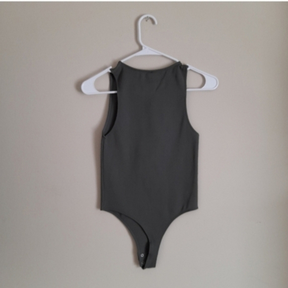 Dynamite Dark Gray Sleeveless Bodysuit - Picture 4 of 5